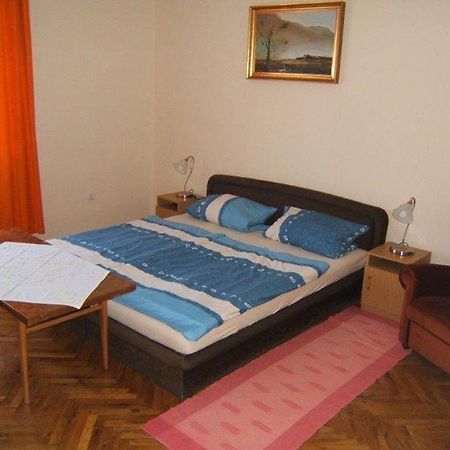 Pallosi Haz "A" Sarvar Bagian luar foto