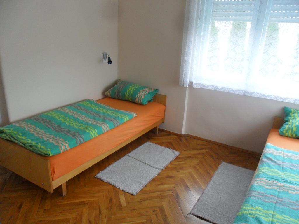 Pallosi Haz "A" Sarvar Bagian luar foto