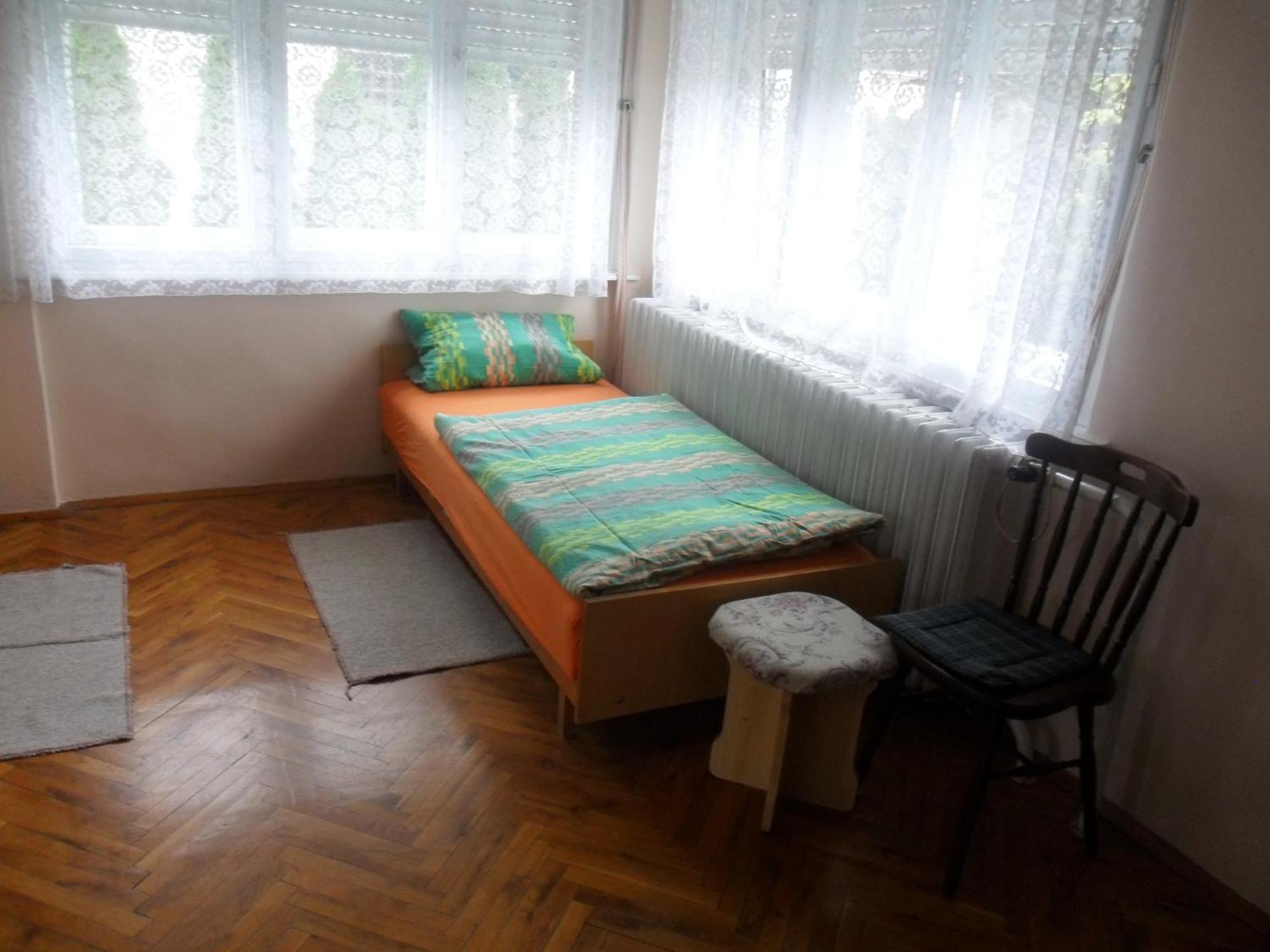 Pallosi Haz "A" Sarvar Bagian luar foto