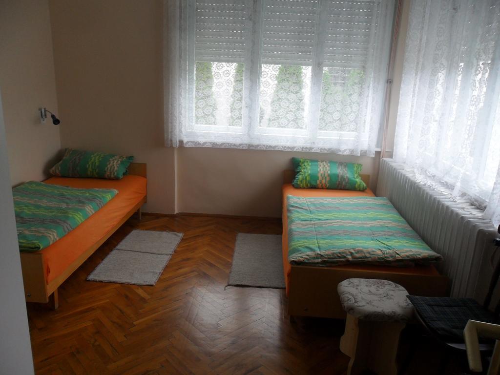 Pallosi Haz "A" Sarvar Bagian luar foto