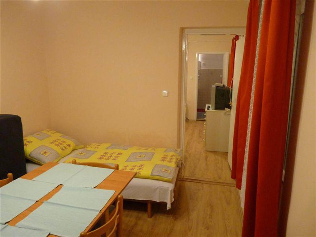 Pallosi Haz "A" Sarvar Bagian luar foto