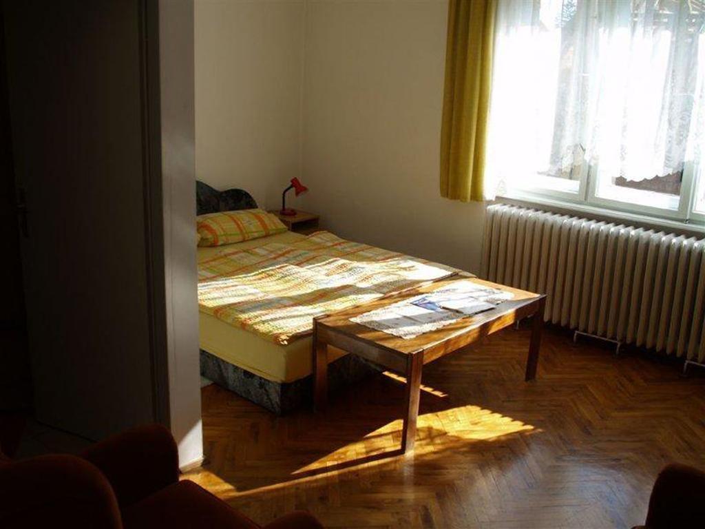 Pallosi Haz "A" Sarvar Bagian luar foto