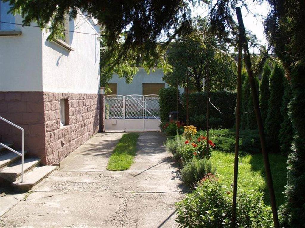 Pallosi Haz "A" Sarvar Bagian luar foto