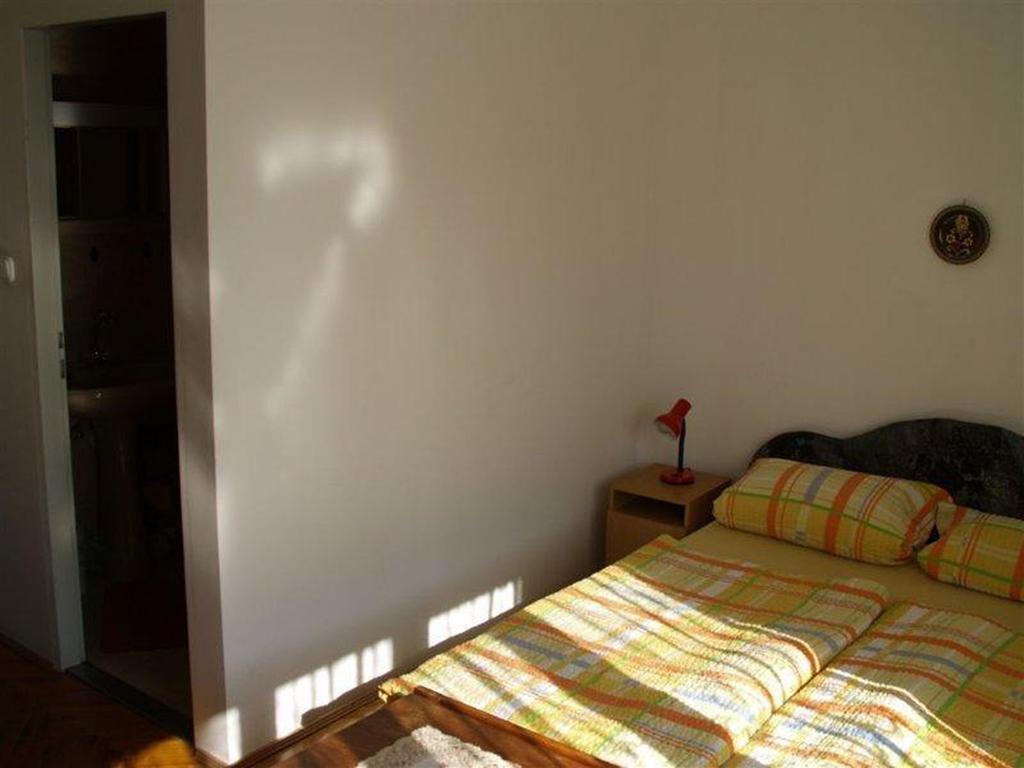 Pallosi Haz "A" Sarvar Bagian luar foto