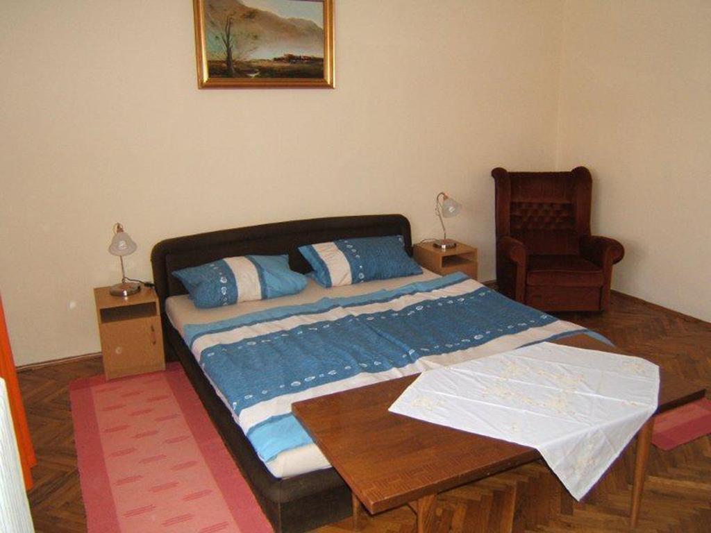 Pallosi Haz "A" Sarvar Bagian luar foto