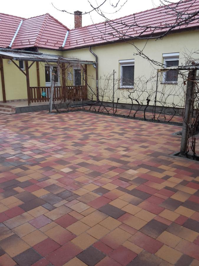 Pallosi Haz "A" Sarvar Bagian luar foto